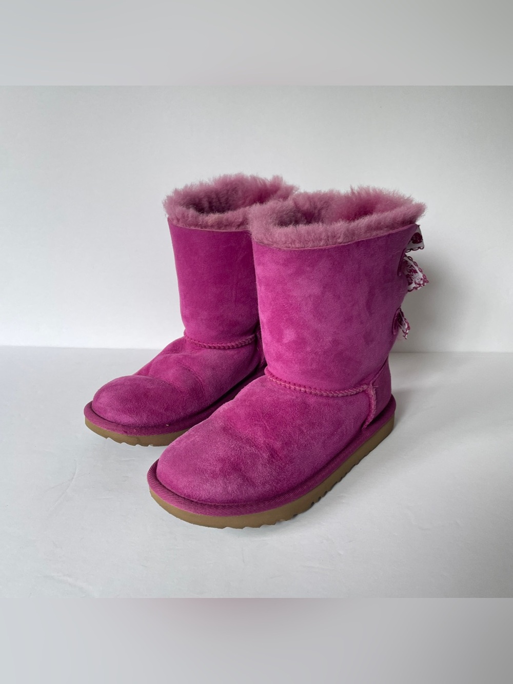 UGG Girl's Bailey Bow Suede Shearling Boots Pink Purple Size 2 Youth Warm Cozy - Picture 3 of 6